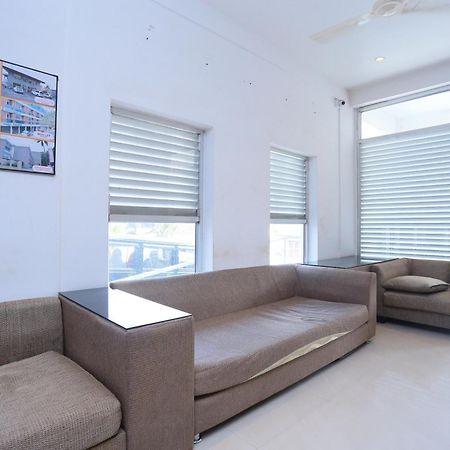 Super Townhouse Prince Palace Thiruvananthapuram Exteriör bild