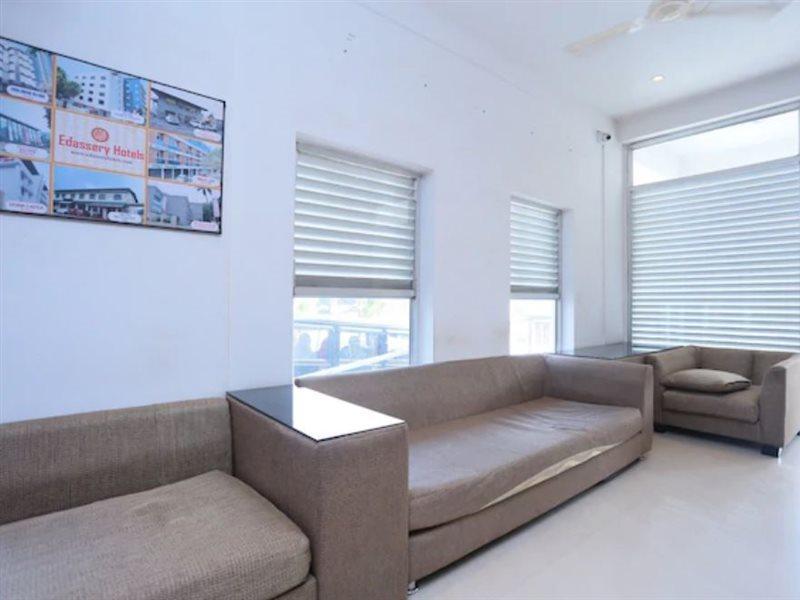Super Townhouse Prince Palace Thiruvananthapuram Exteriör bild