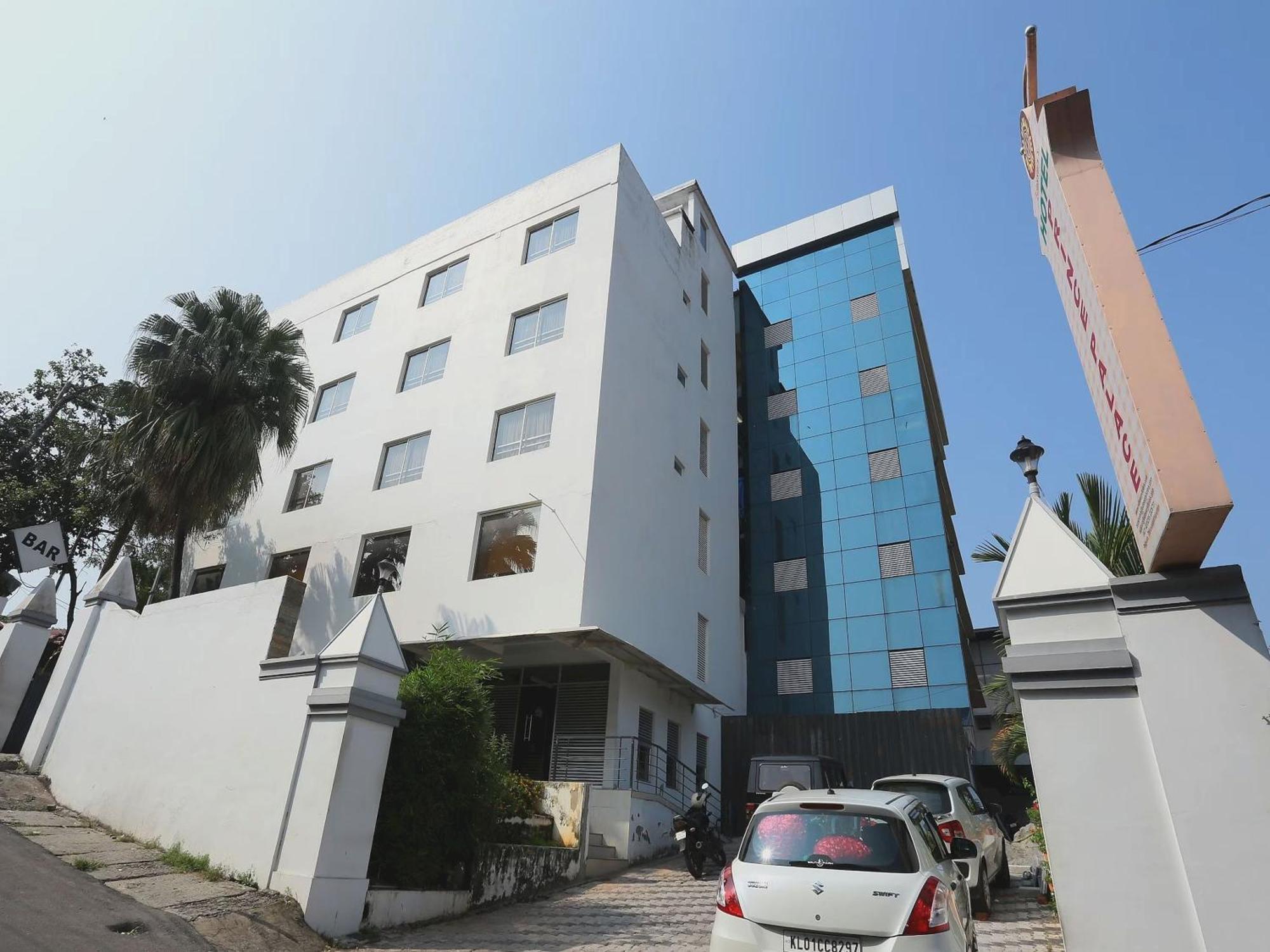 Super Townhouse Prince Palace Thiruvananthapuram Exteriör bild
