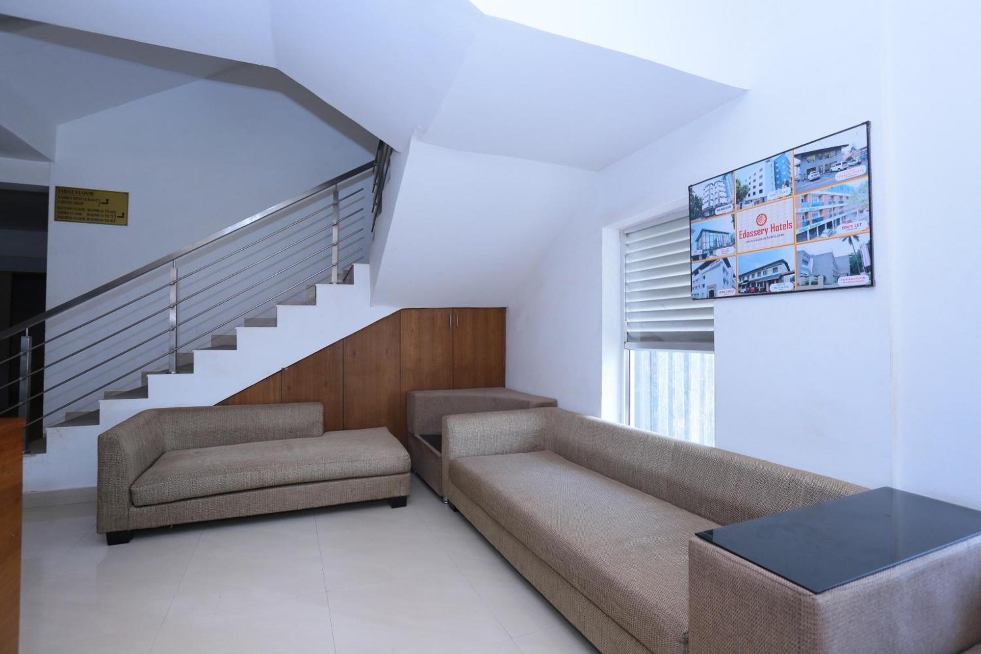Super Townhouse Prince Palace Thiruvananthapuram Exteriör bild