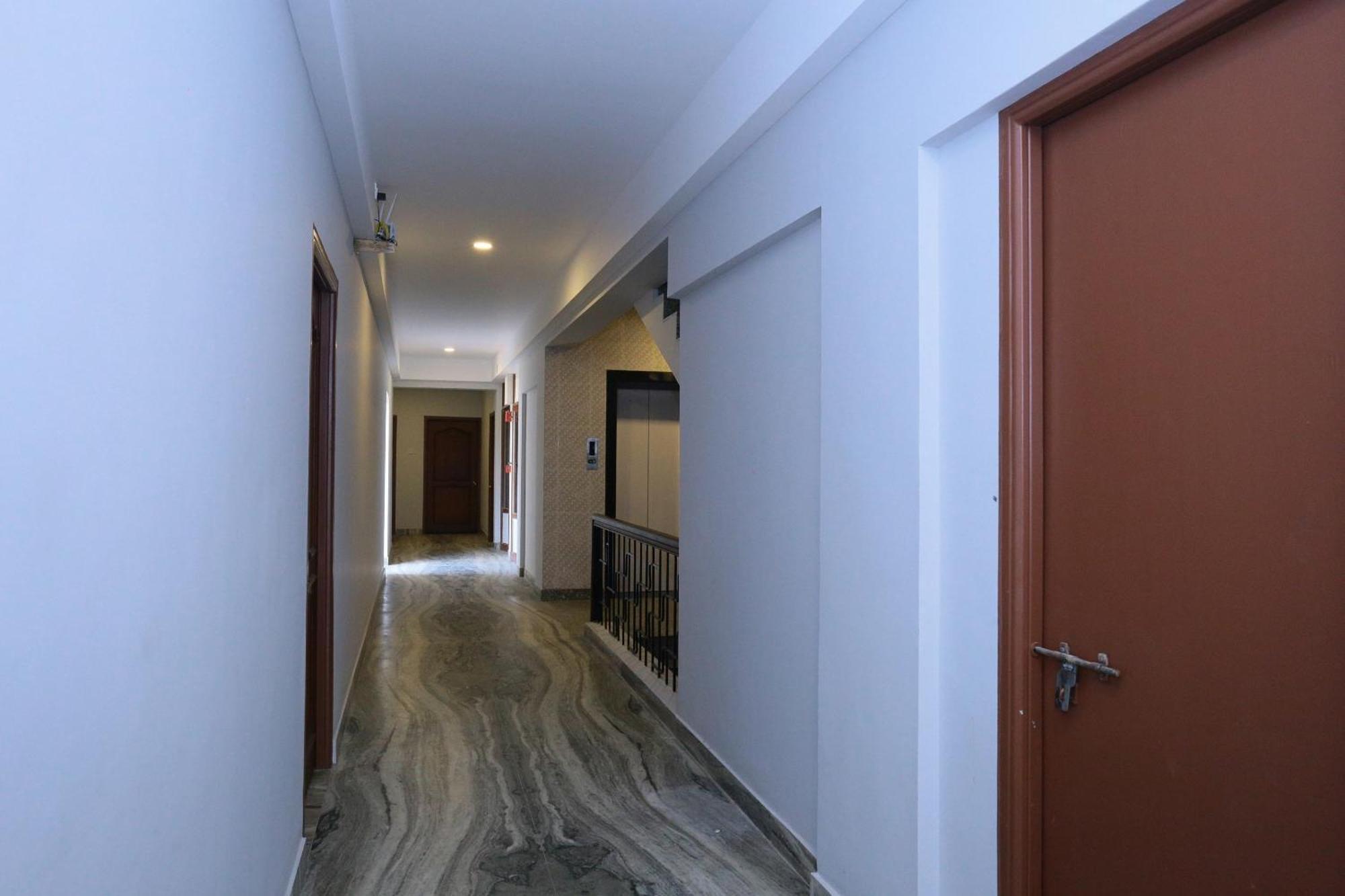 Super Townhouse Prince Palace Thiruvananthapuram Exteriör bild