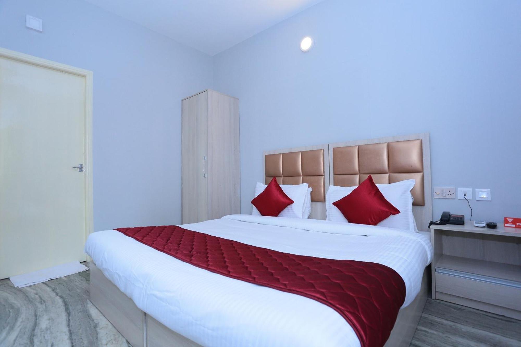 Super Townhouse Prince Palace Thiruvananthapuram Exteriör bild