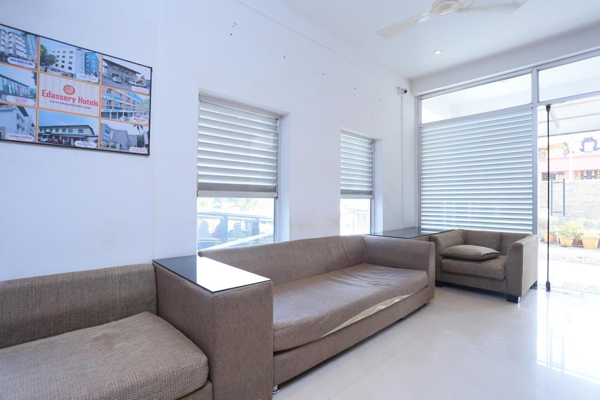 Super Townhouse Prince Palace Thiruvananthapuram Exteriör bild